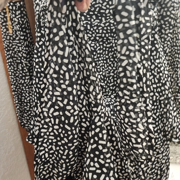 NWT BiBi Romper XL black and white! So beautiful! - Picture 5 of 5